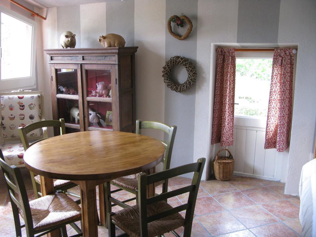 Maspitra B&B Besalu Bilik gambar