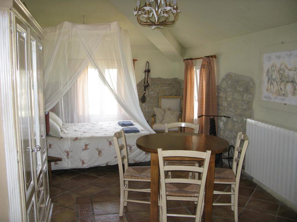 Maspitra B&B Besalu Bilik gambar