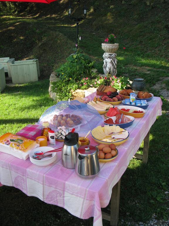 Maspitra B&B Besalu Luaran gambar