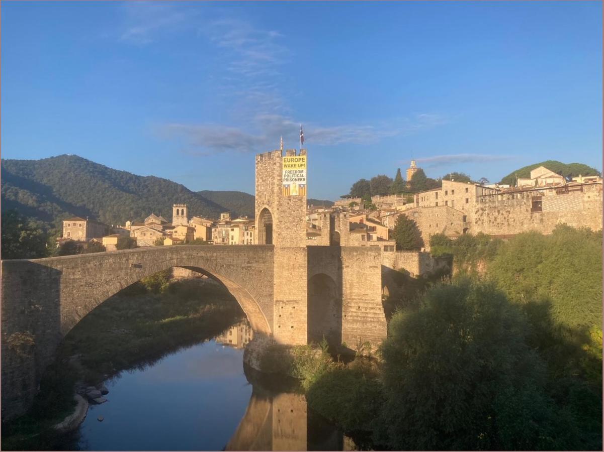 Maspitra B&B Besalu Luaran gambar